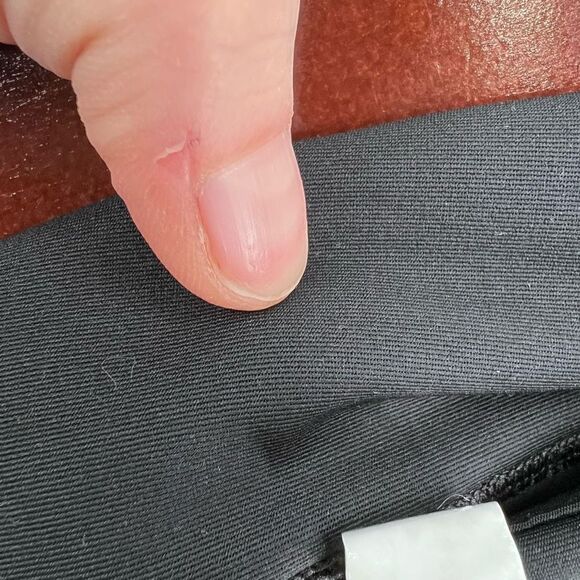 Under Armour Running Capris Small
Reflective mesh womens crop - Picture 13 of 15